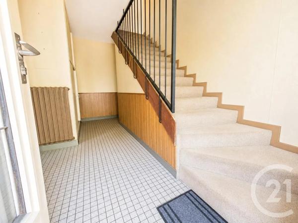 Maison à vendre  7 pièces - 146,39 m 2   ST MAUR DES FOSSES  - 94