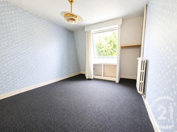 Maison à vendre  7 pièces - 146,39 m 2   ST MAUR DES FOSSES  - 94