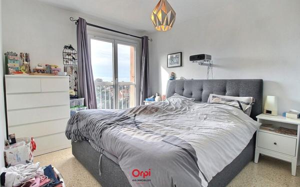 Appartement à vendre    4 pièces • 71 m2 Marseille 10