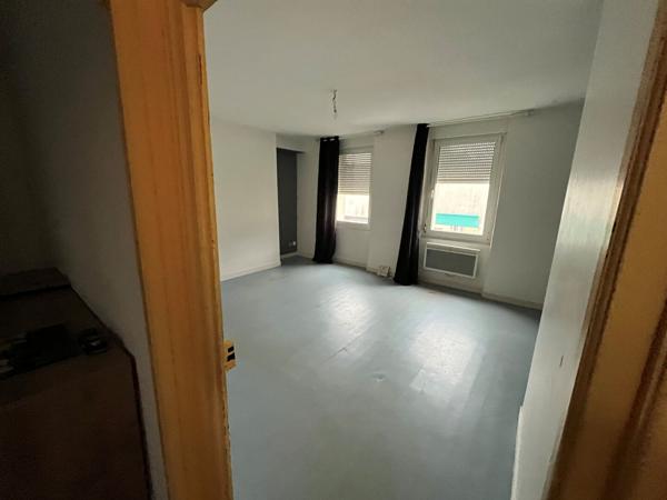 Immeuble Evron 7 pièce(s) 153.8 m2