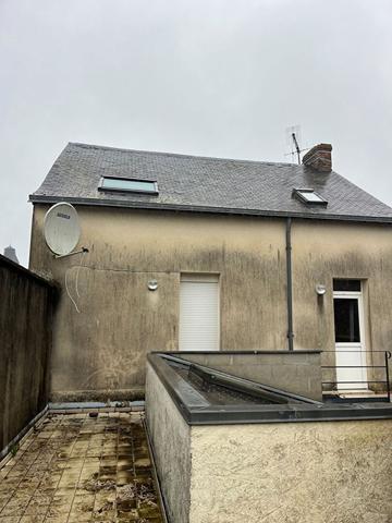 Immeuble Evron 7 pièce(s) 153.8 m2
