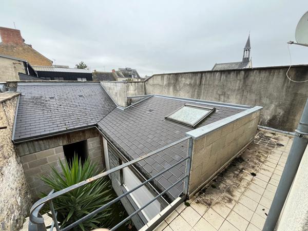 Immeuble Evron 7 pièce(s) 153.8 m2
