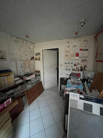 Immeuble Evron 7 pièce(s) 153.8 m2