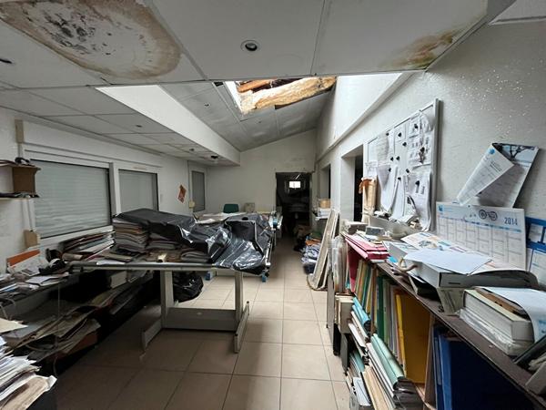 Immeuble Evron 7 pièce(s) 153.8 m2
