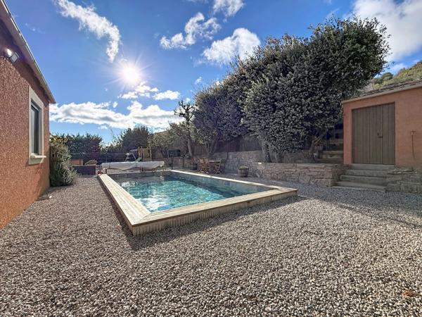 CLERMONT L'HERAULT (34)-Maison à vendre 6 pièces - 173,6 m2 habitables (197 m2 au sol) - Terrain arboré et clos avec piscine de 960 m2 - Garage double - Dépendance de 42 m2 au sol