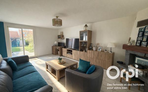 Maison à vendre    6 pièces •  Voisins-le-Bretonneux