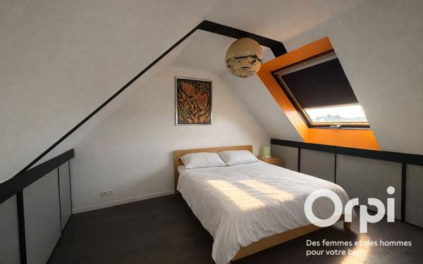 Maison à vendre    6 pièces •  Voisins-le-Bretonneux