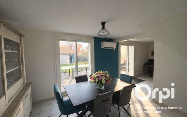 Maison à vendre    6 pièces •  Voisins-le-Bretonneux