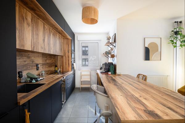 APPARTEMENT 4 PIÈCES AVEC TERRASSE SUD-OUEST ET PARKING - RÉSIDENCE NEUVE 680 000 € ** - Référence 6718-AH