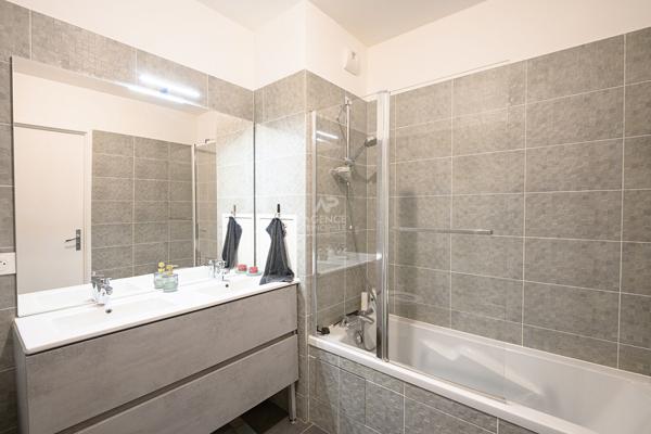 APPARTEMENT 4 PIÈCES AVEC TERRASSE SUD-OUEST ET PARKING - RÉSIDENCE NEUVE 680 000 € ** - Référence 6718-AH