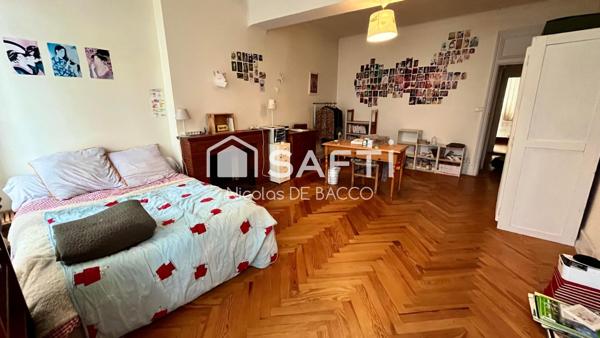 Maison de ville 8 pieces, 5 chambres, 289 m2