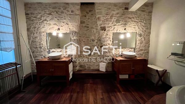 Maison de ville 8 pieces, 5 chambres, 289 m2