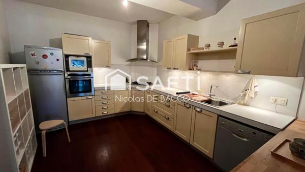 Maison de ville 8 pieces, 5 chambres, 289 m2