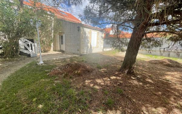 Maison à vendre    6 pièces •  Port-des-Barques