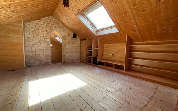 Maison à vendre    6 pièces •  Port-des-Barques