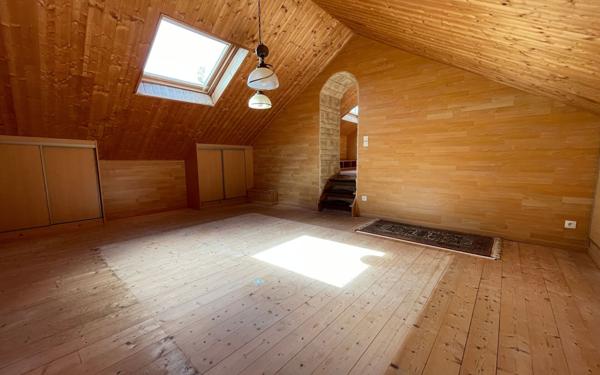 Maison à vendre    6 pièces •  Port-des-Barques