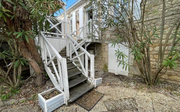 Maison à vendre    6 pièces •  Port-des-Barques