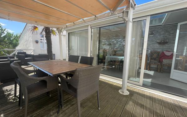 Maison à vendre    6 pièces •  Port-des-Barques