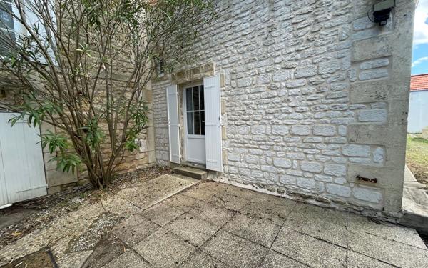 Maison à vendre    6 pièces •  Port-des-Barques