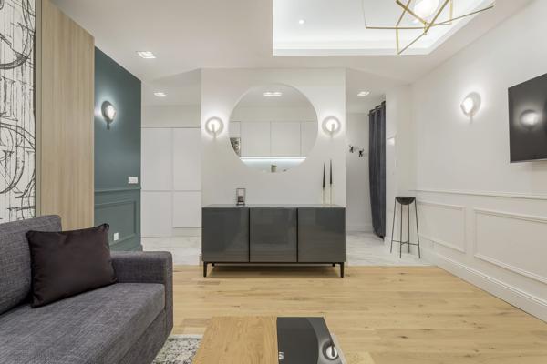 Grand studio meublé sur les quais du Rhône