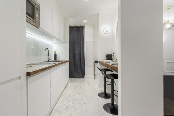 Grand studio meublé sur les quais du Rhône