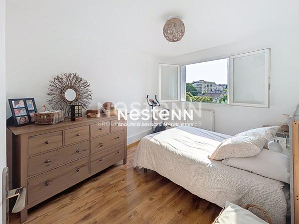 À vendre Appartement lumineux de 3 pièces 81 m² avec garage et parking basse ville