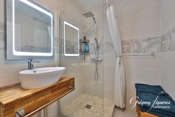 SAINT-PRIEST VILLAGE – Studio lumineux avec balcon, climatisation et garage