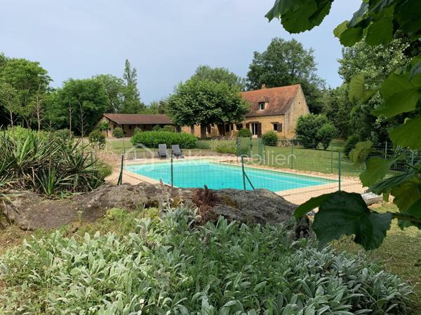 Maison en pierre de 240 m²