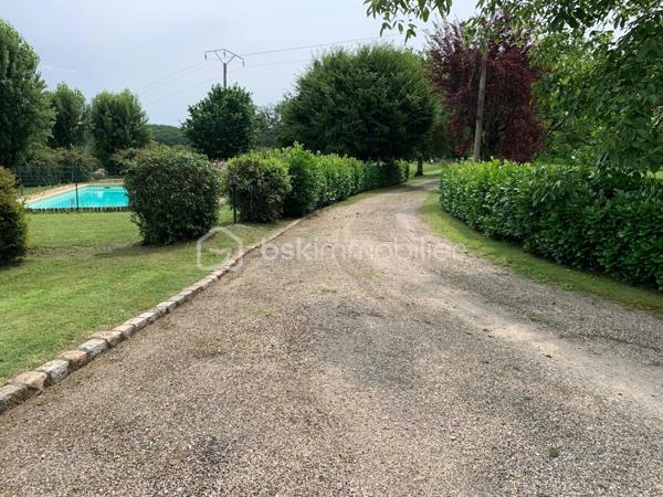 Maison en pierre de 240 m²