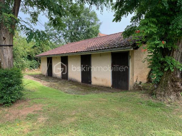 Maison en pierre de 240 m²