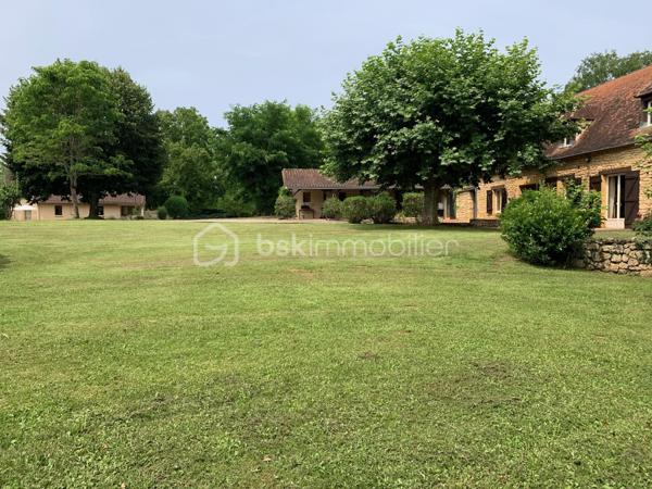 Maison en pierre de 240 m²