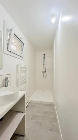 A VENDRE IMMEUBLE DE 3 APPARTEMENTS - SECTEUR BORDEAUX CAPUCINS / NANSOUTY , Bordeaux A VENDRE IMMEUBLE DE 3 APPARTEMENTS - SECTEUR BORDEAUX CAPUCINS / NANSOUTY , Bordeaux