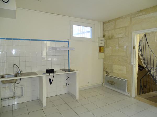 A VENDRE IMMEUBLE DE 3 APPARTEMENTS - SECTEUR BORDEAUX CAPUCINS / NANSOUTY , Bordeaux A VENDRE IMMEUBLE DE 3 APPARTEMENTS - SECTEUR BORDEAUX CAPUCINS / NANSOUTY , Bordeaux