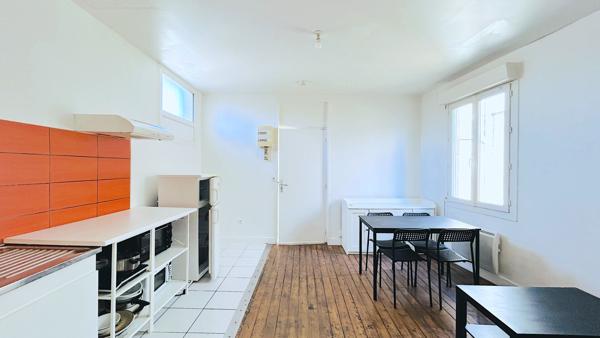 A VENDRE IMMEUBLE DE 3 APPARTEMENTS - SECTEUR BORDEAUX CAPUCINS / NANSOUTY , Bordeaux A VENDRE IMMEUBLE DE 3 APPARTEMENTS - SECTEUR BORDEAUX CAPUCINS / NANSOUTY , Bordeaux