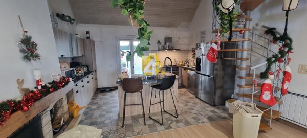 Maison - 7 pièces - 142 m²
