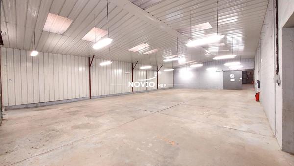 Local professionnel 1300 m²