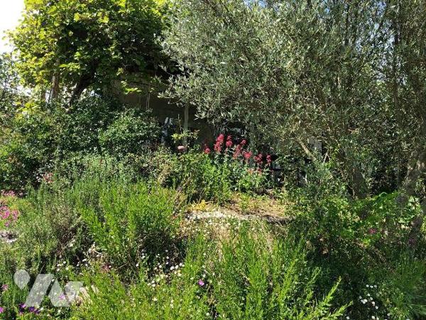 Quartier du Tillet, maison de 96 m², comprenant entrée, salle à manger et salon avec accès terr...