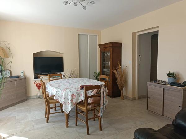 Maison de village rénovée – 4 chambres + grange aménageable – Proche Montmorillon