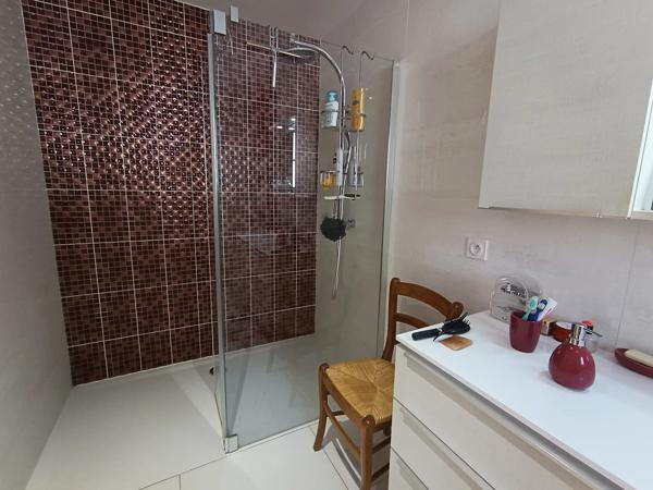 Maison de village rénovée – 4 chambres + grange aménageable – Proche Montmorillon