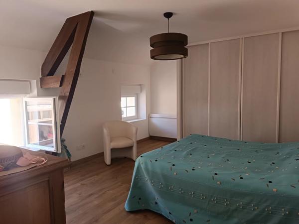 Maison de village rénovée – 4 chambres + grange aménageable – Proche Montmorillon
