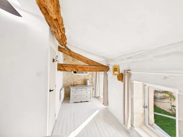 Charmante maison en pierre avec trois chambres et deux salles de bains