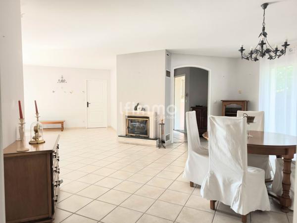 Maison de 134 m² sur une parcelle de 1,7 hectares.