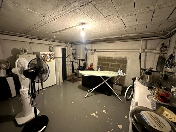 MAISON 5 PIÈCES DE PLAIN-PIED AVEC SOUS-SOL TOTAL
