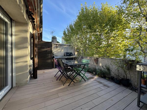 Appartement avec parking et terrasse dans une résidence sécurisée, à proximité du centre-ville d'Aix-en-Provence