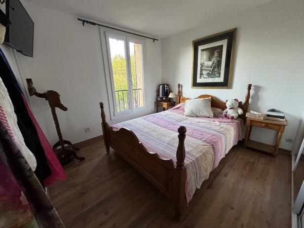 Appartement avec parking et terrasse dans une résidence sécurisée, à proximité du centre-ville d'Aix-en-Provence