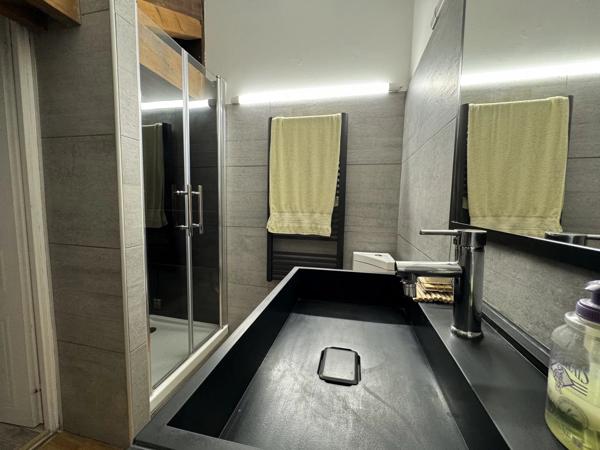 Appartement avec parking et terrasse dans une résidence sécurisée, à proximité du centre-ville d'Aix-en-Provence