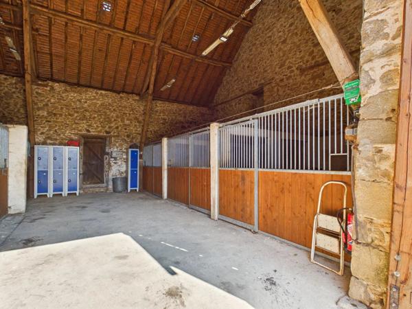 Propriété équestre avec 5 chambres, excellentes écuries et 19.5ha