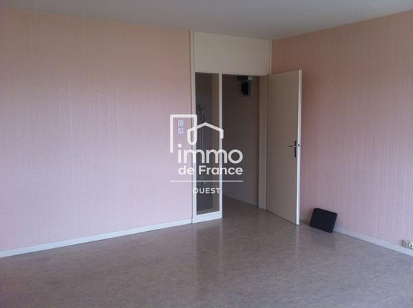 A LOUER  PENTAGONE QUARTIER  Hôtel du département Appartement La Roche Sur Yon 2 pièce(s) 50.94 m2