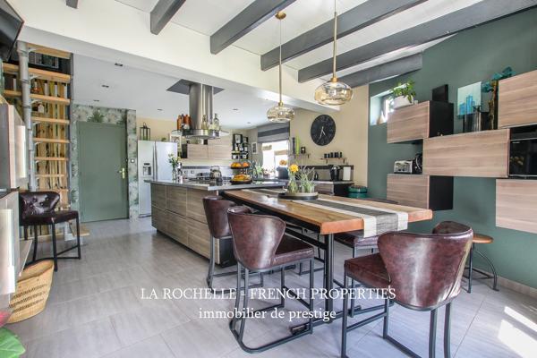 Maison de caractère de 190 m² avec piscine, dépendances et activité d'hôte — Marais Poitevin