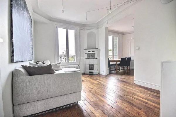 Vente                                                      Appartement
                        
                     3 pièces                      53 m2                     à Asnières-sur-Seine